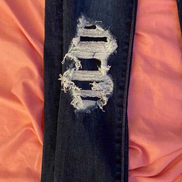 american eagle ripped jeans - Picture 2 of 8